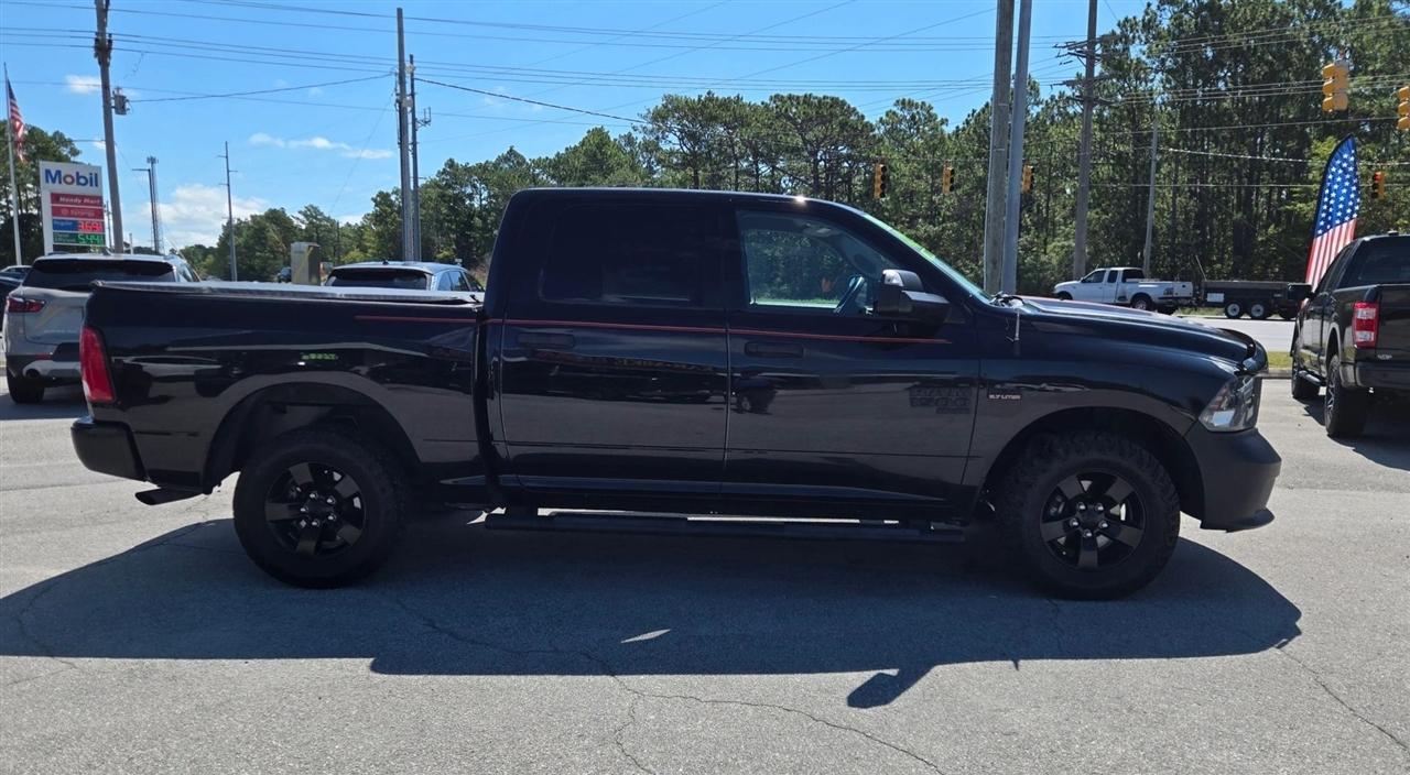 RAM 1500 Classic Tradesman Crew Cab SWB 4WD 2022