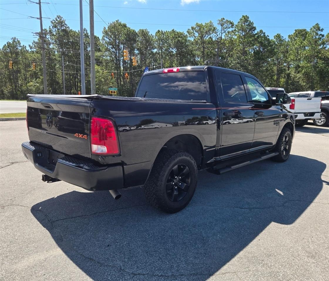 RAM 1500 Classic Tradesman Crew Cab SWB 4WD 2022