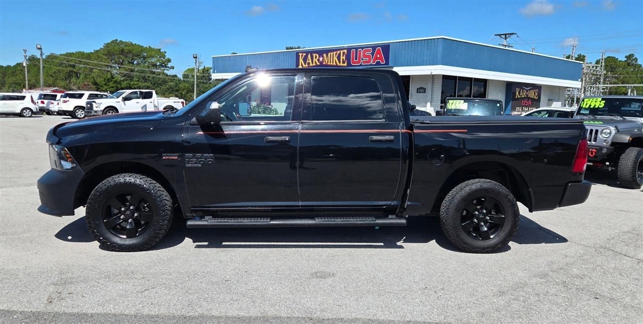 RAM 1500 Classic Tradesman Crew Cab SWB 4WD 2022