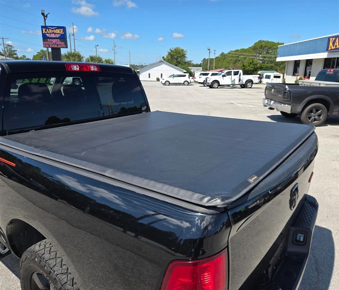 RAM 1500 Classic Tradesman Crew Cab SWB 4WD 2022