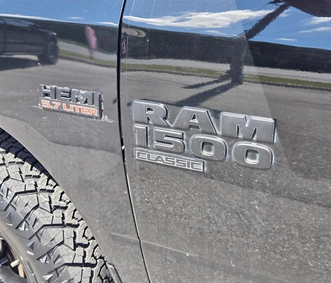 RAM 1500 Classic Tradesman Crew Cab SWB 4WD 2022