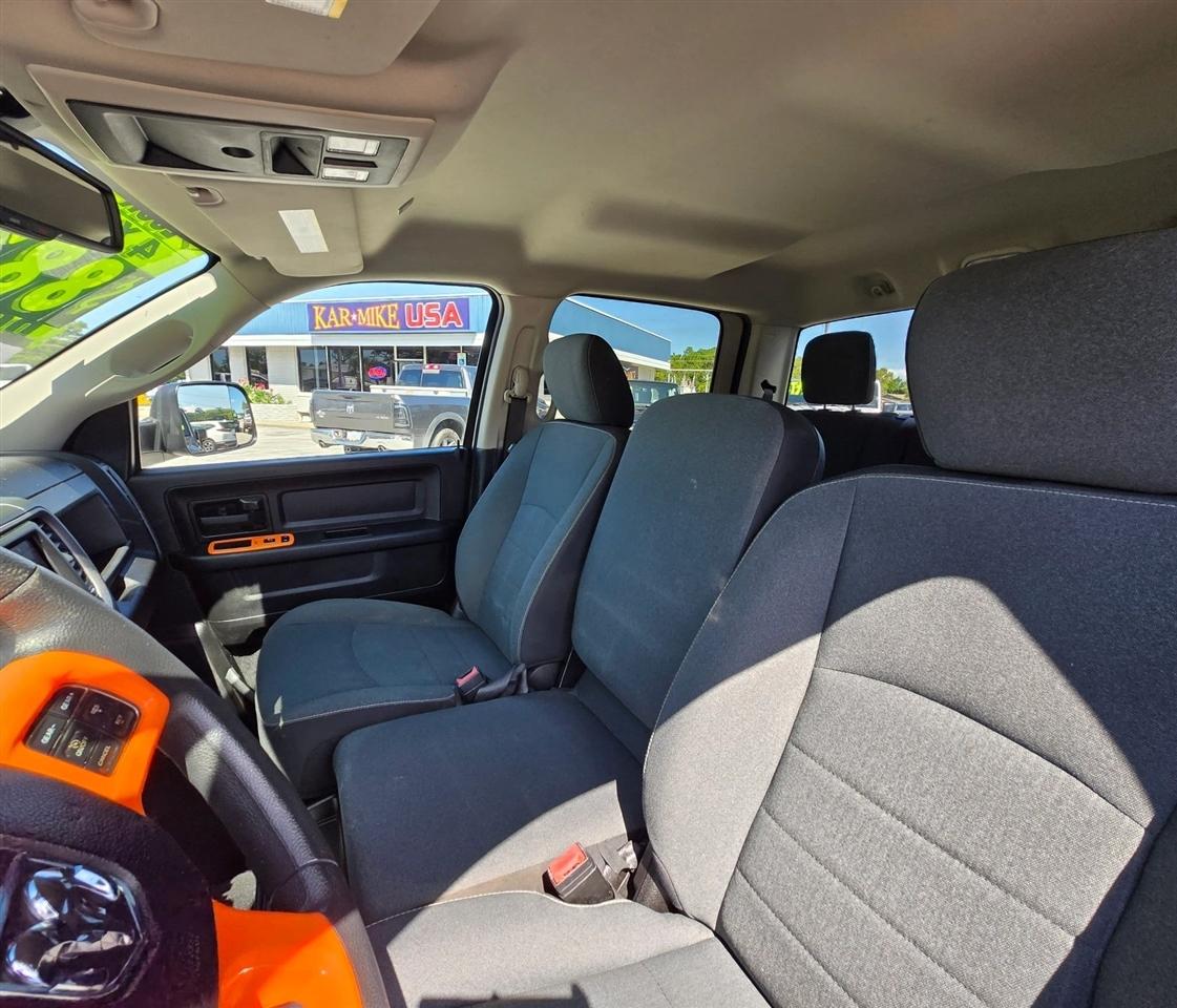 RAM 1500 Classic Tradesman Crew Cab SWB 4WD 2022