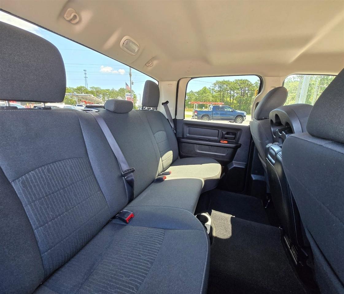 RAM 1500 Classic Tradesman Crew Cab SWB 4WD 2022