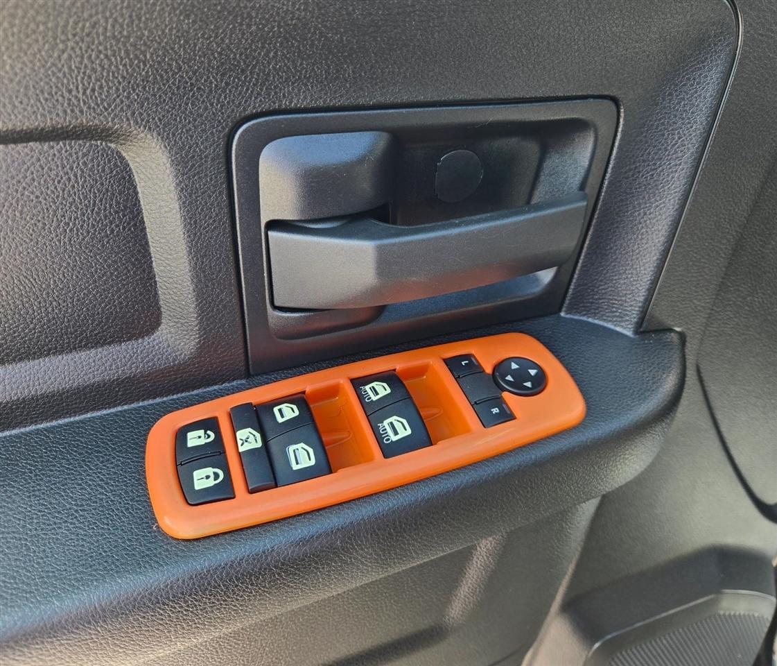 RAM 1500 Classic Tradesman Crew Cab SWB 4WD 2022
