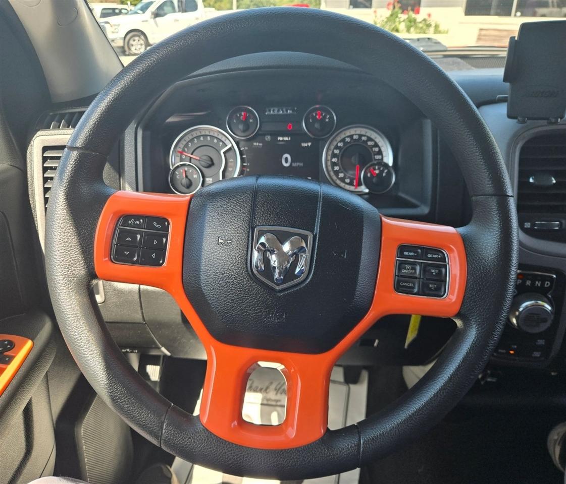RAM 1500 Classic Tradesman Crew Cab SWB 4WD 2022