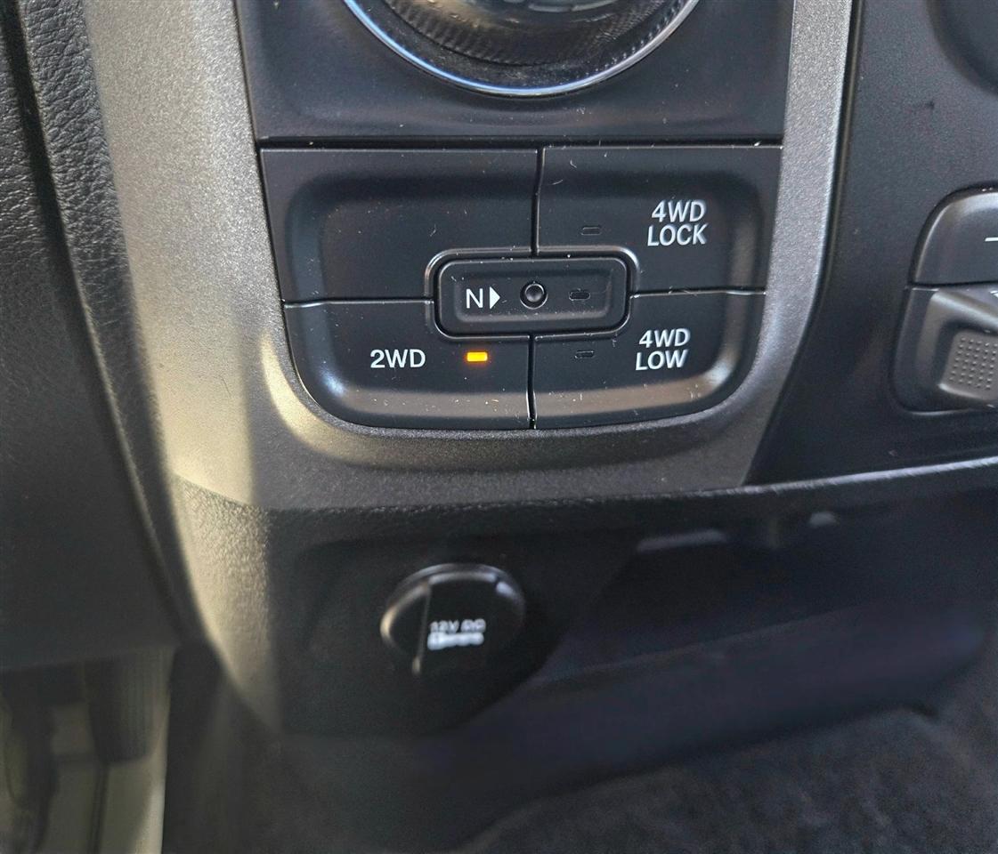 RAM 1500 Classic Tradesman Crew Cab SWB 4WD 2022