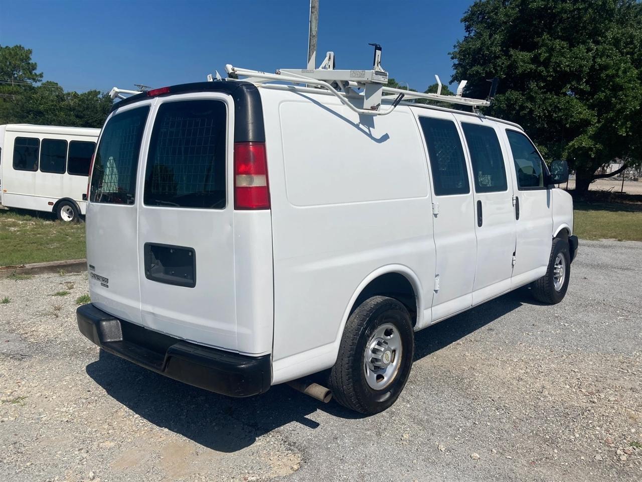Chevrolet Express 2500 Cargo 2011