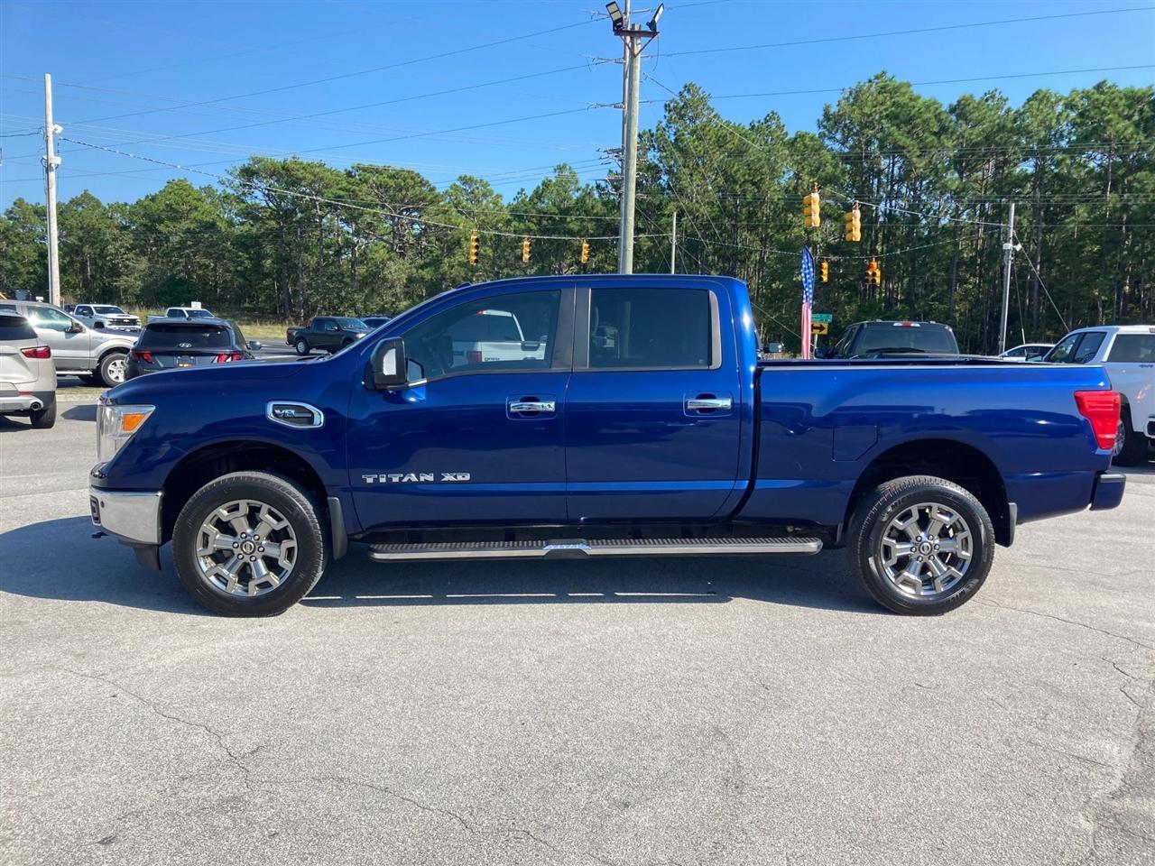 Nissan Titan XD SV Crew Cab 4WD 2018