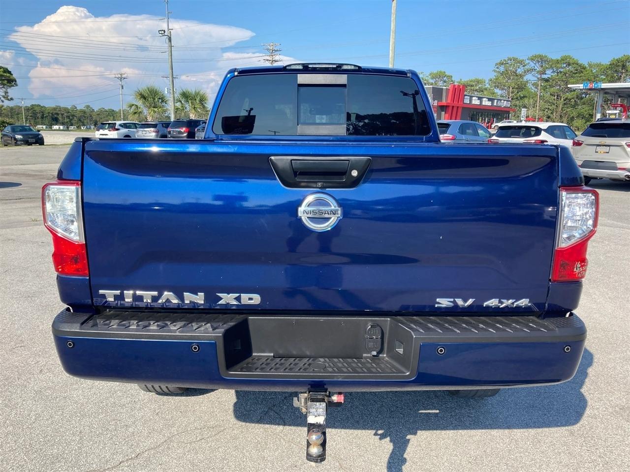 Nissan Titan XD SV Crew Cab 4WD 2018