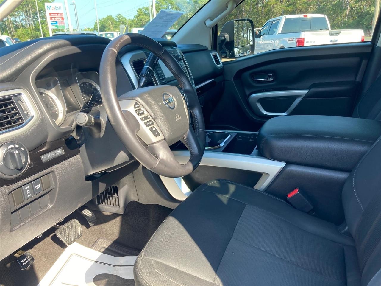 Nissan Titan XD SV Crew Cab 4WD 2018