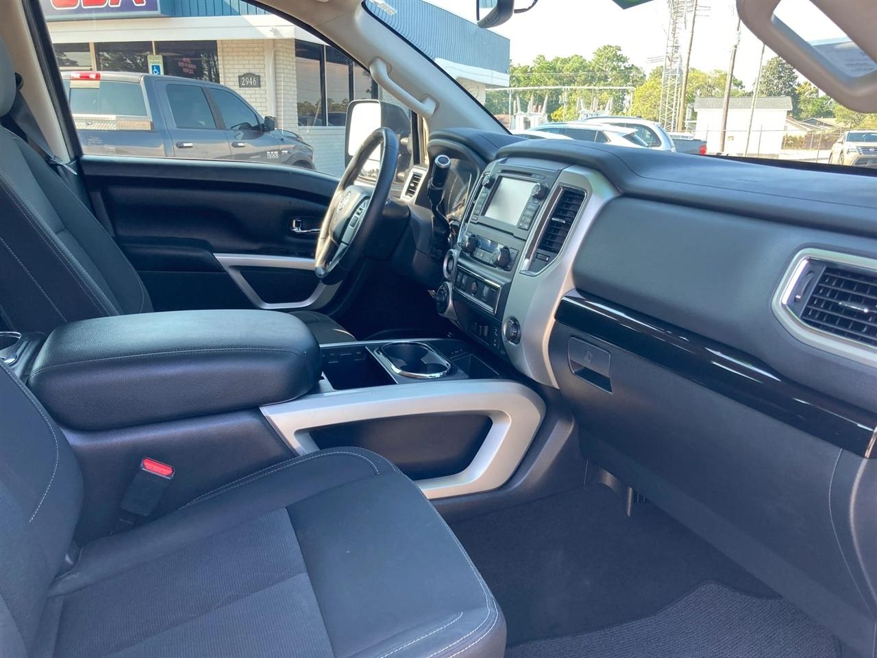 Nissan Titan XD SV Crew Cab 4WD 2018