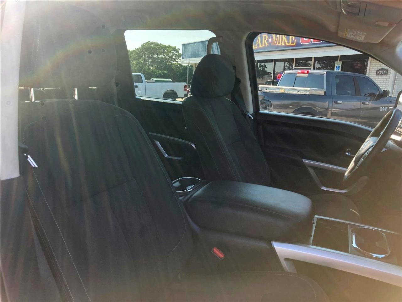 Nissan Titan XD SV Crew Cab 4WD 2018