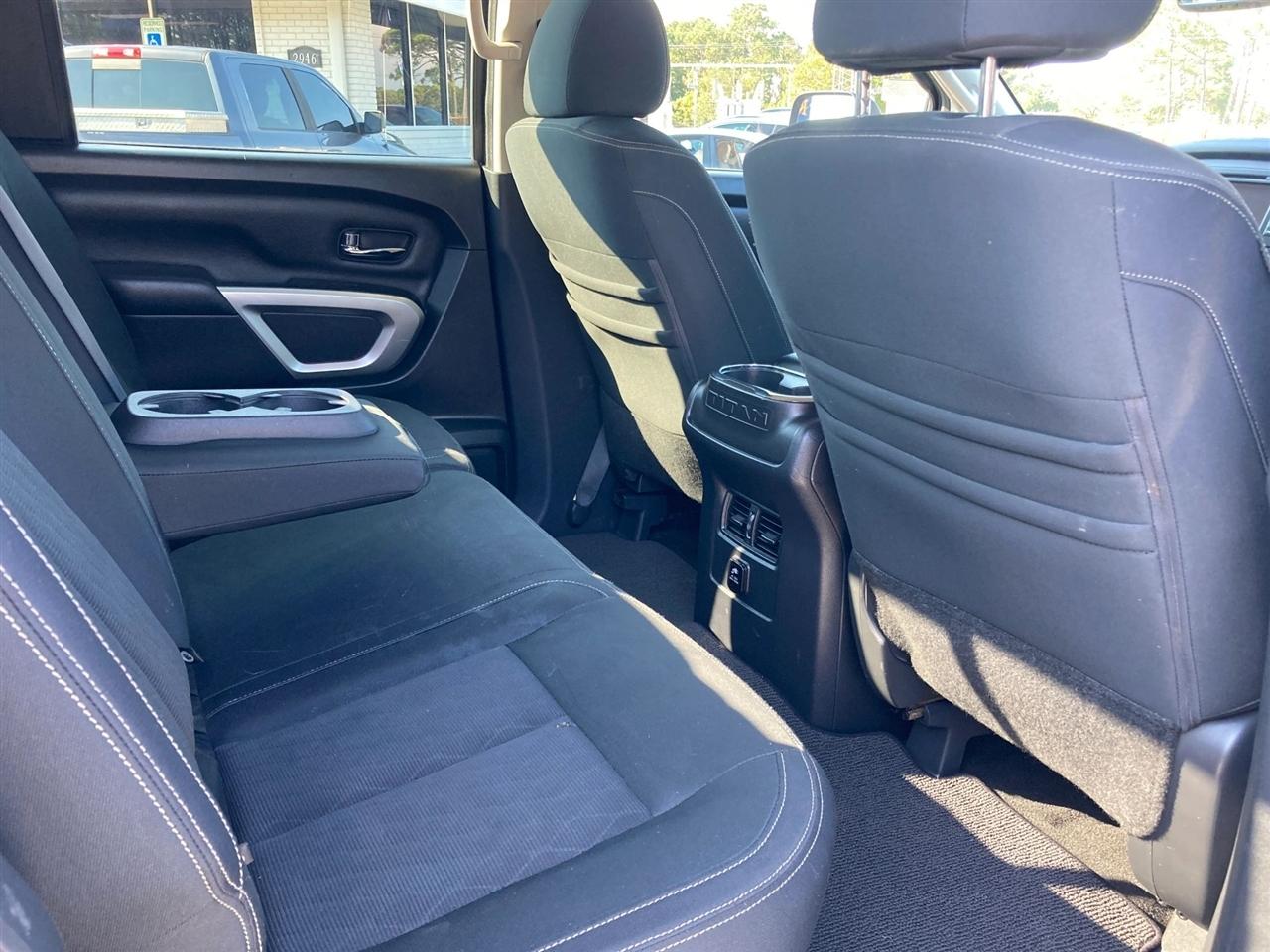 Nissan Titan XD SV Crew Cab 4WD 2018
