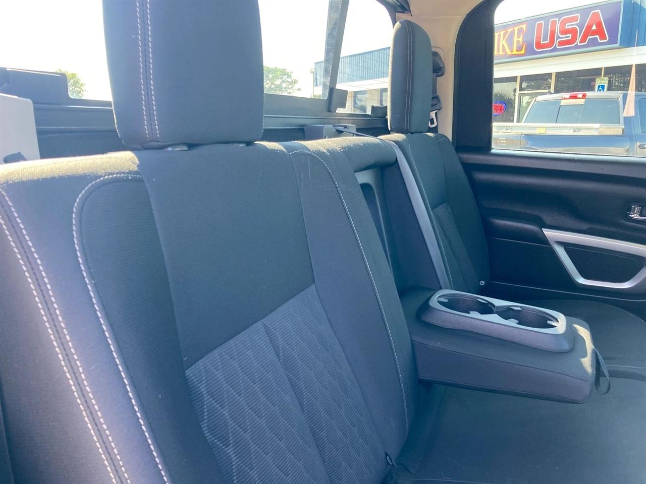 Nissan Titan XD SV Crew Cab 4WD 2018