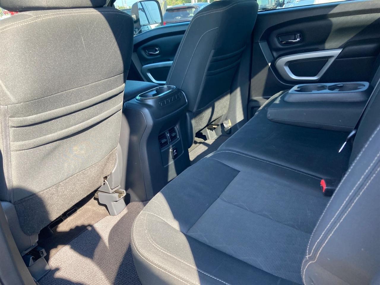 Nissan Titan XD SV Crew Cab 4WD 2018
