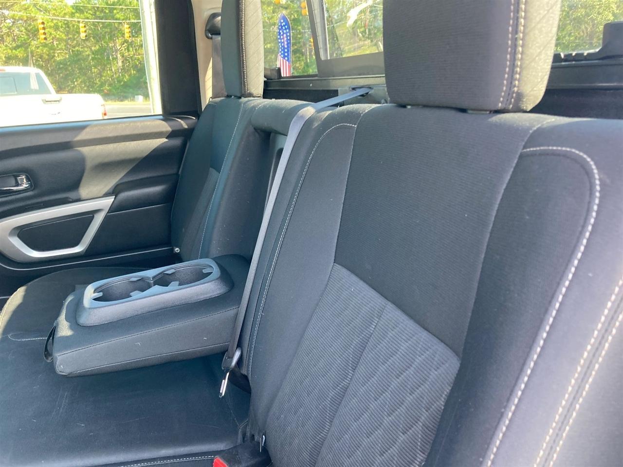 Nissan Titan XD SV Crew Cab 4WD 2018