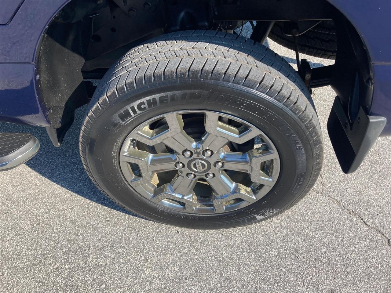 Nissan Titan XD SV Crew Cab 4WD 2018