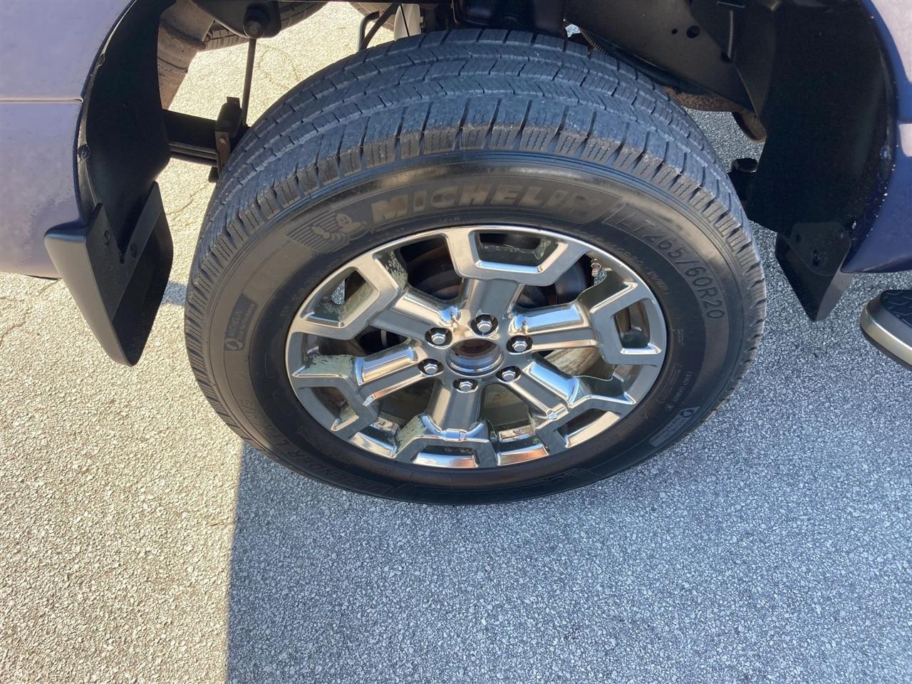 Nissan Titan XD SV Crew Cab 4WD 2018