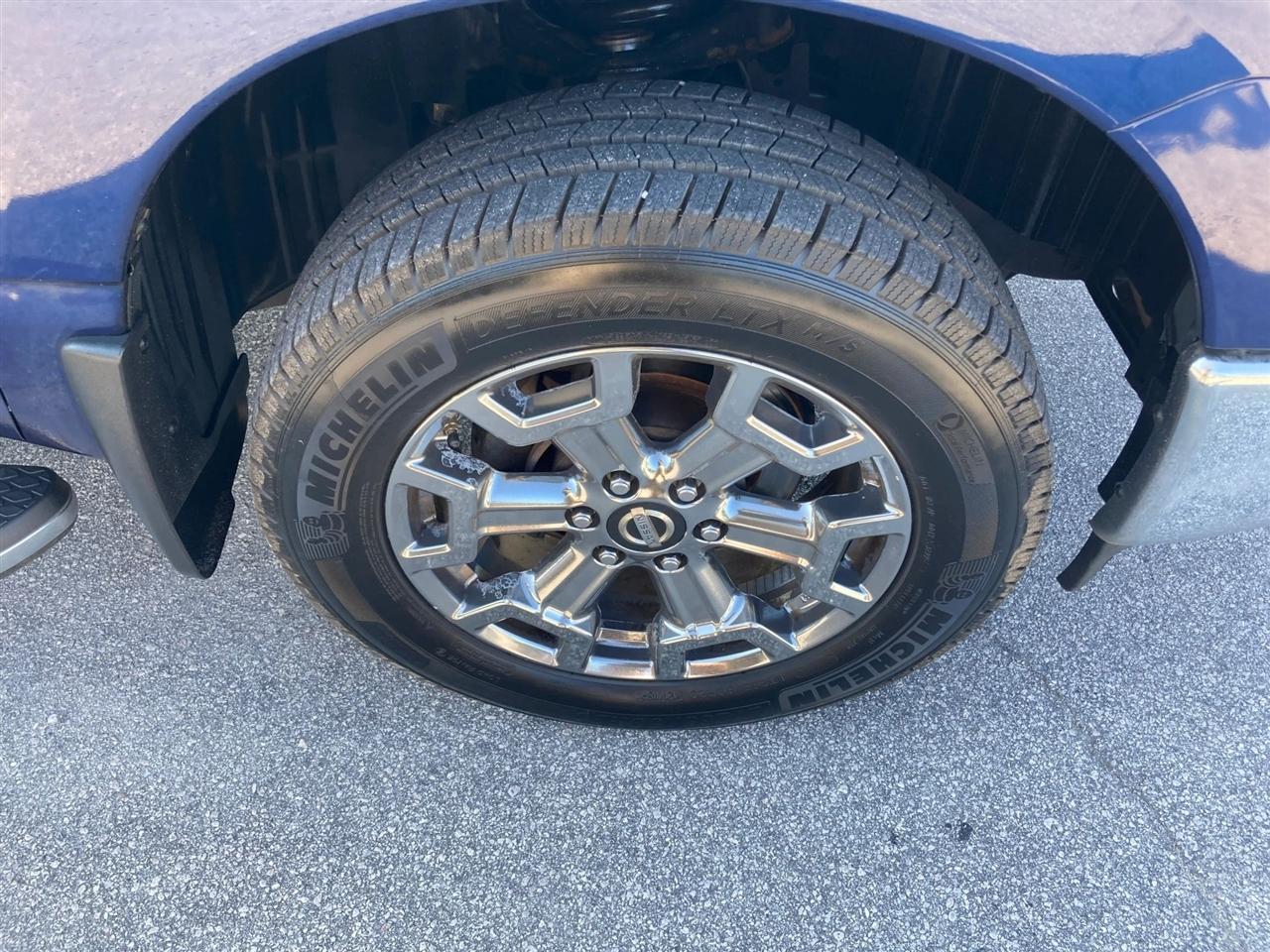 Nissan Titan XD SV Crew Cab 4WD 2018