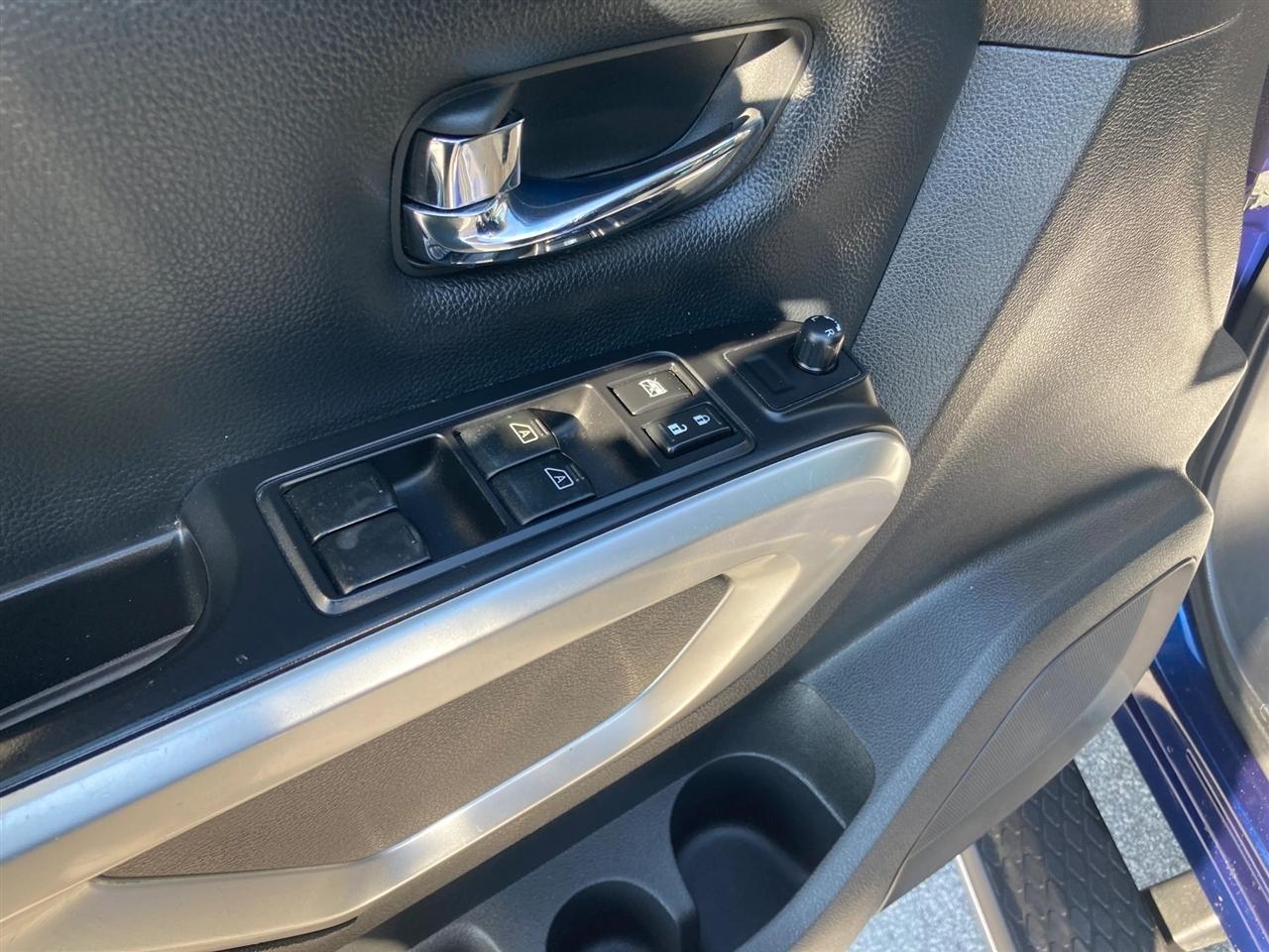 Nissan Titan XD SV Crew Cab 4WD 2018