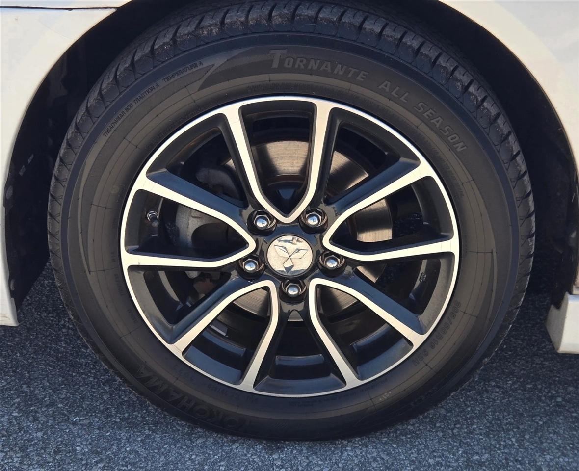 Mitsubishi Lancer ES 5M 2017