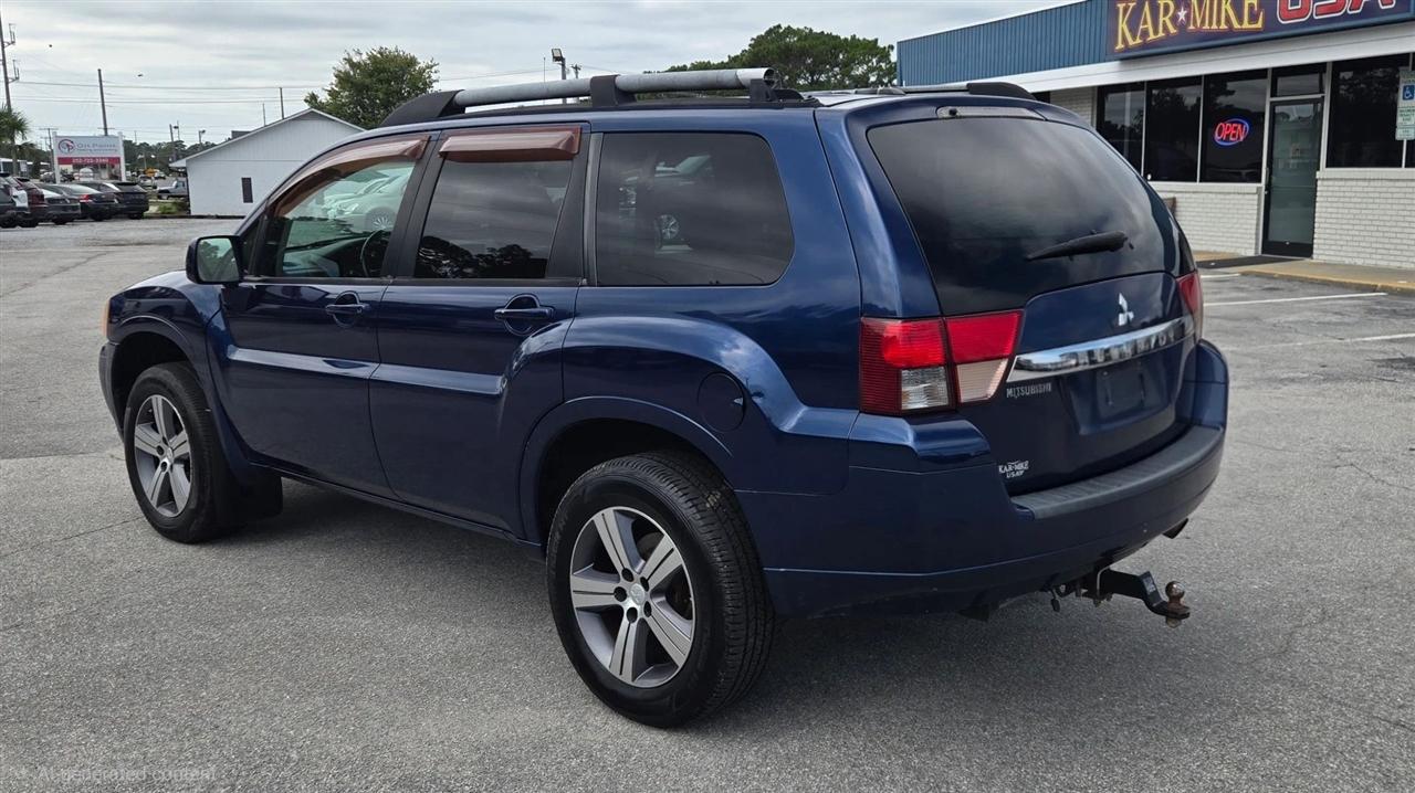 Mitsubishi Endeavor SE AWD 2010