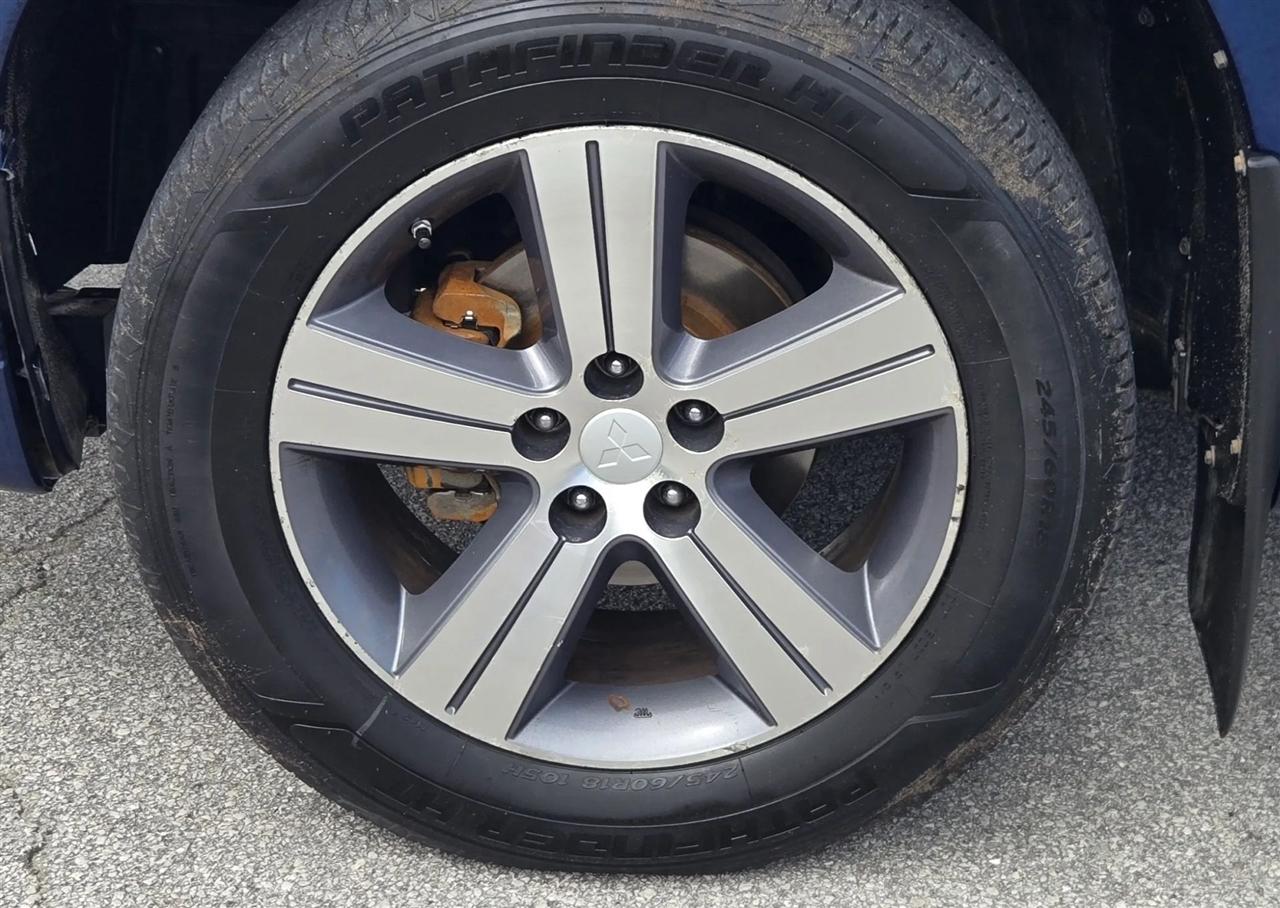 Mitsubishi Endeavor SE AWD 2010