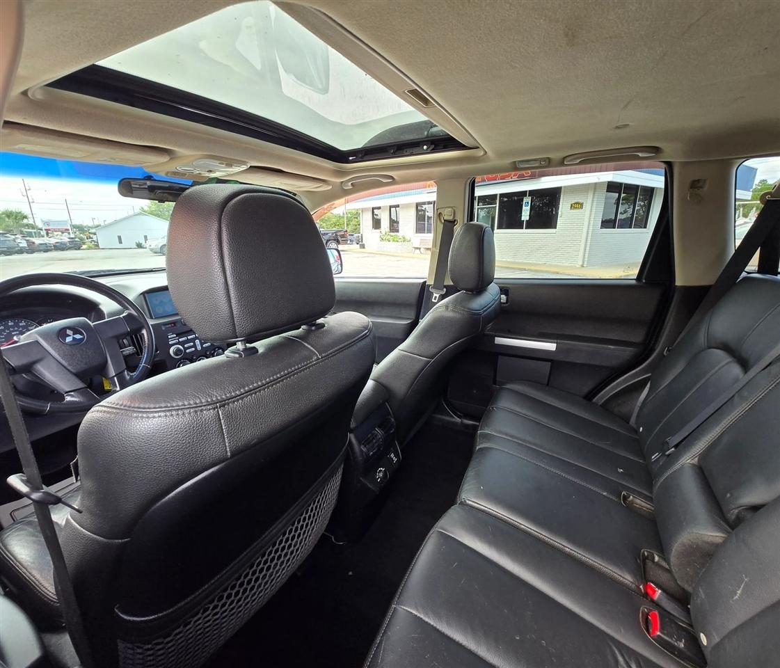 Mitsubishi Endeavor SE AWD 2010