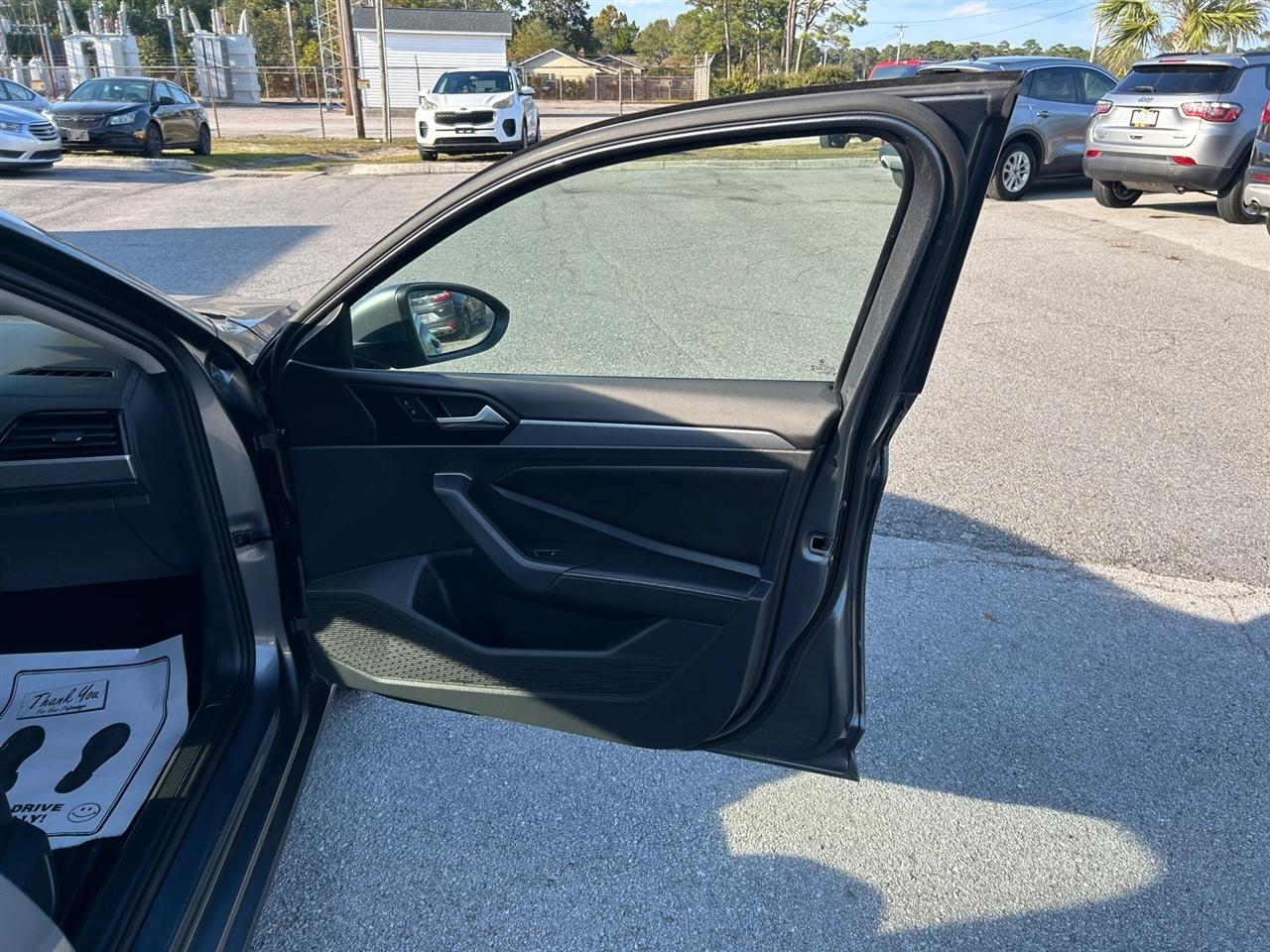 Volkswagen Jetta SE 2024