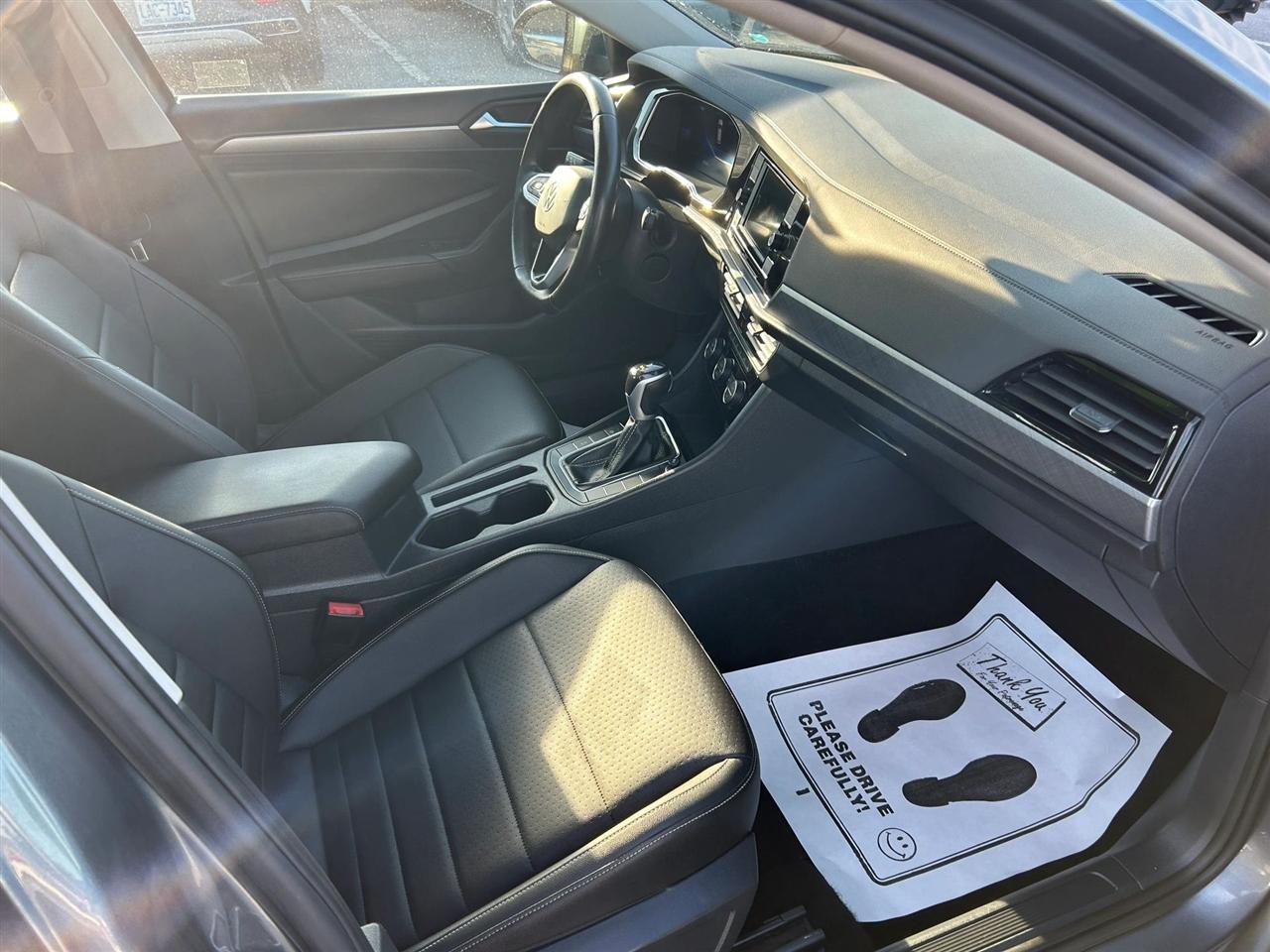 Volkswagen Jetta SE 2024