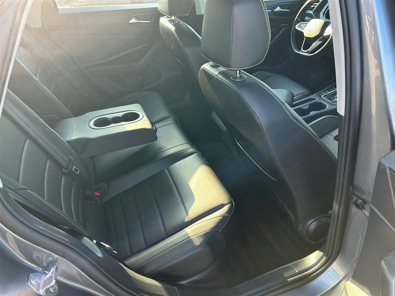 Volkswagen Jetta SE 2024