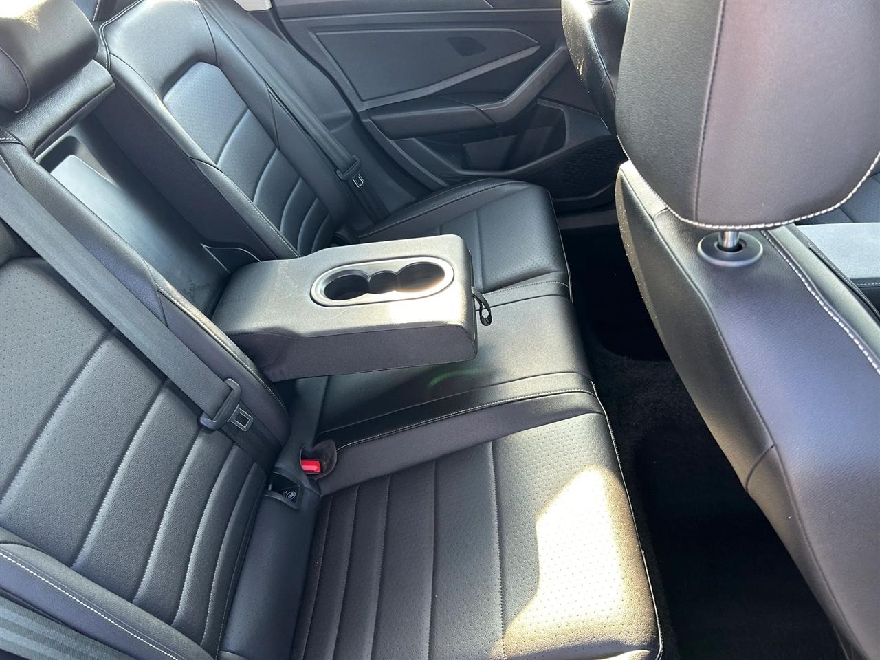 Volkswagen Jetta SE 2024