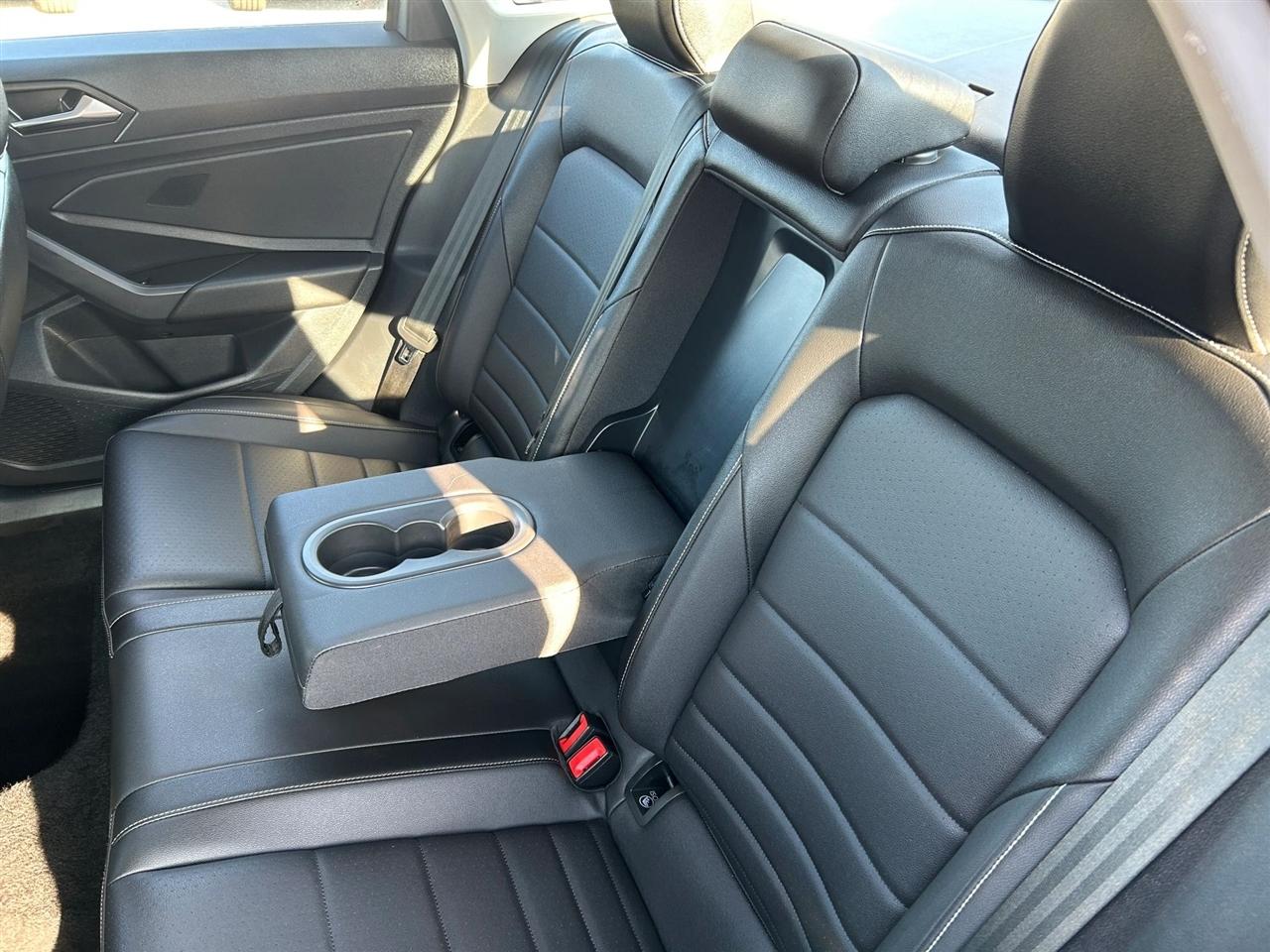 Volkswagen Jetta SE 2024