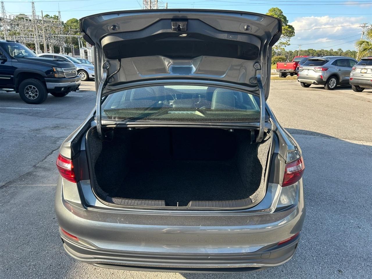 Volkswagen Jetta SE 2024