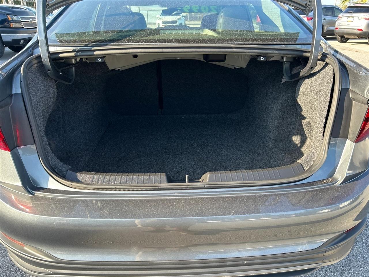 Volkswagen Jetta SE 2024