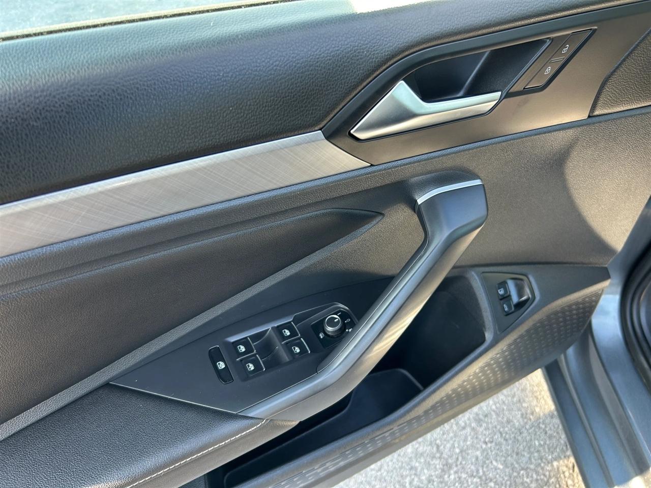 Volkswagen Jetta SE 2024
