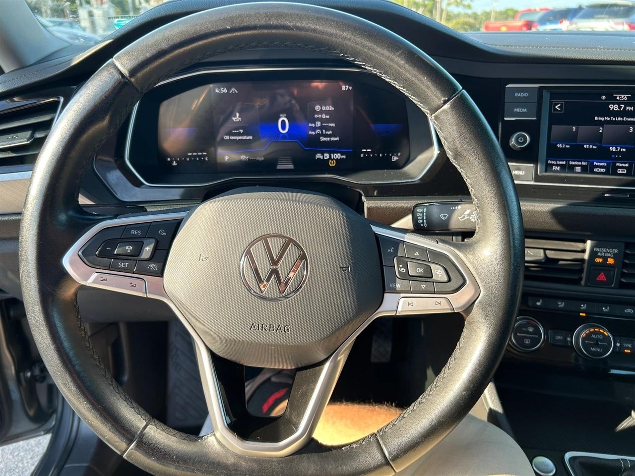 Volkswagen Jetta SE 2024