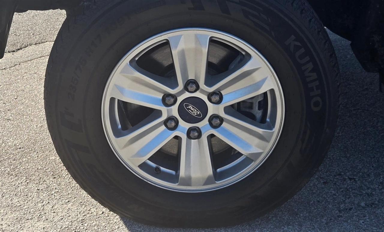 Ford F-150 XL SuperCrew 5.5-ft. Bed 4WD 2015