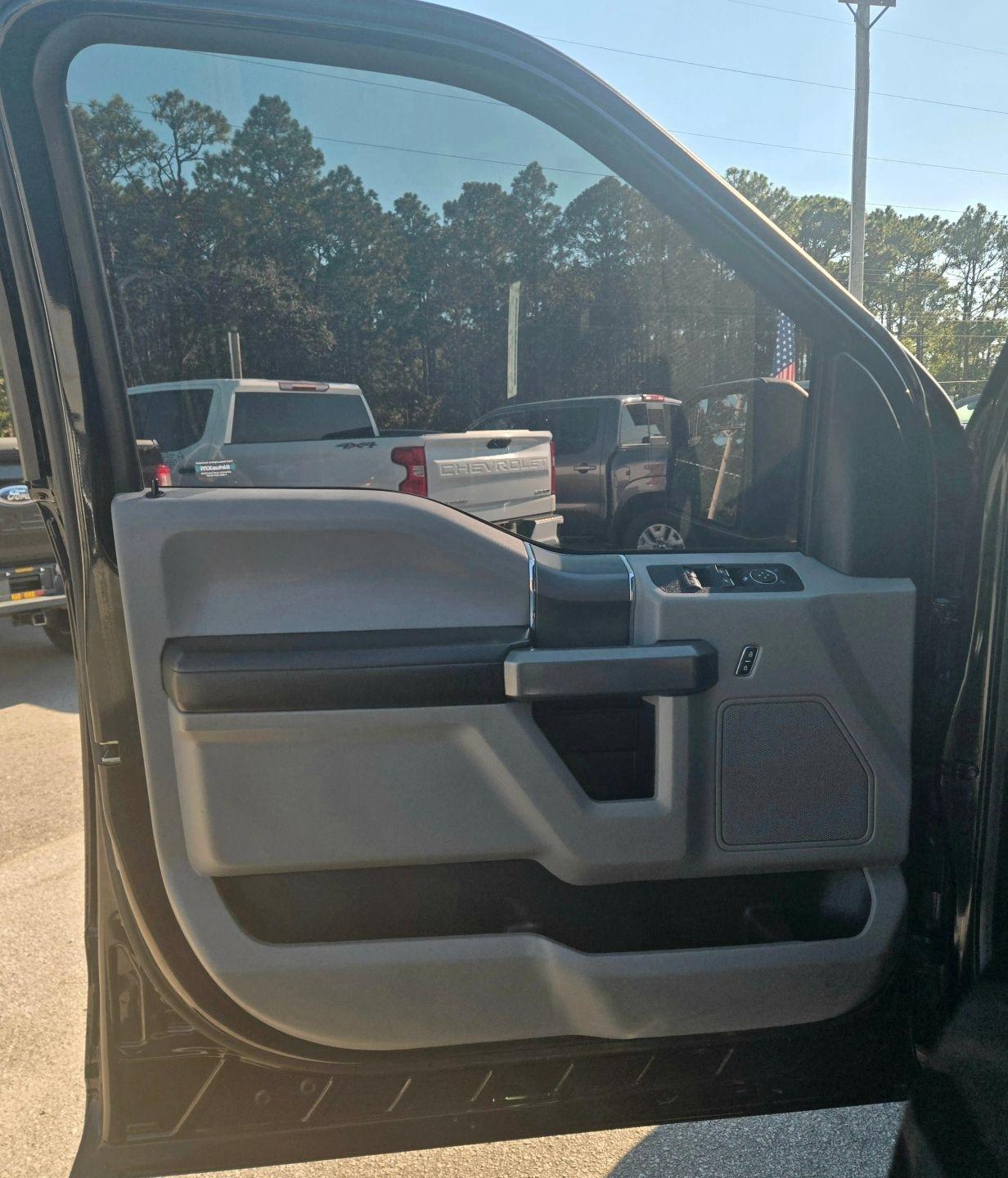 Ford F-150 XL SuperCrew 5.5-ft. Bed 4WD 2015