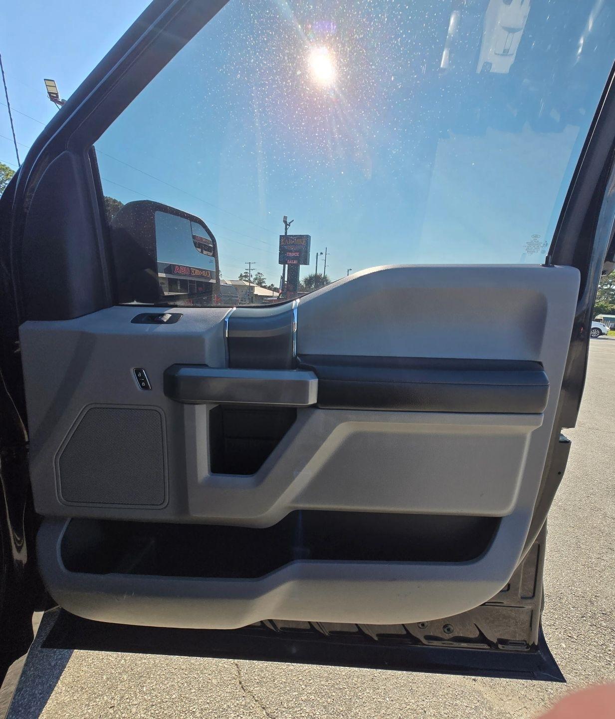 Ford F-150 XL SuperCrew 5.5-ft. Bed 4WD 2015
