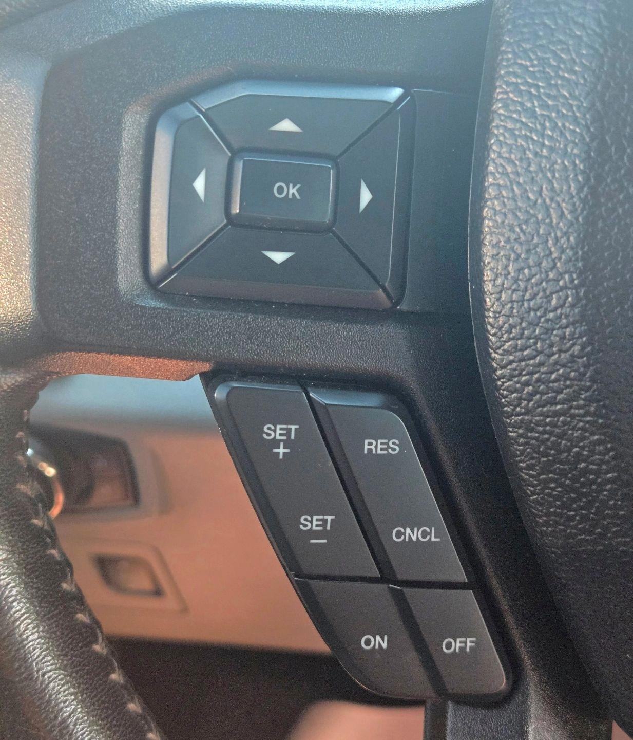 Ford F-150 XL SuperCrew 5.5-ft. Bed 4WD 2015