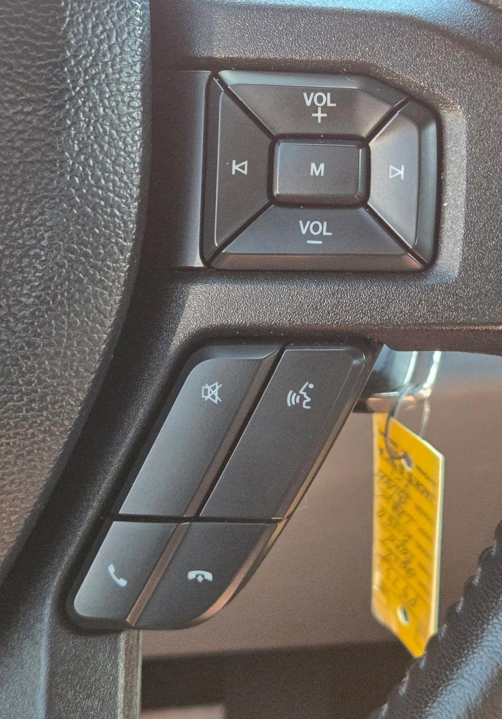 Ford F-150 XL SuperCrew 5.5-ft. Bed 4WD 2015