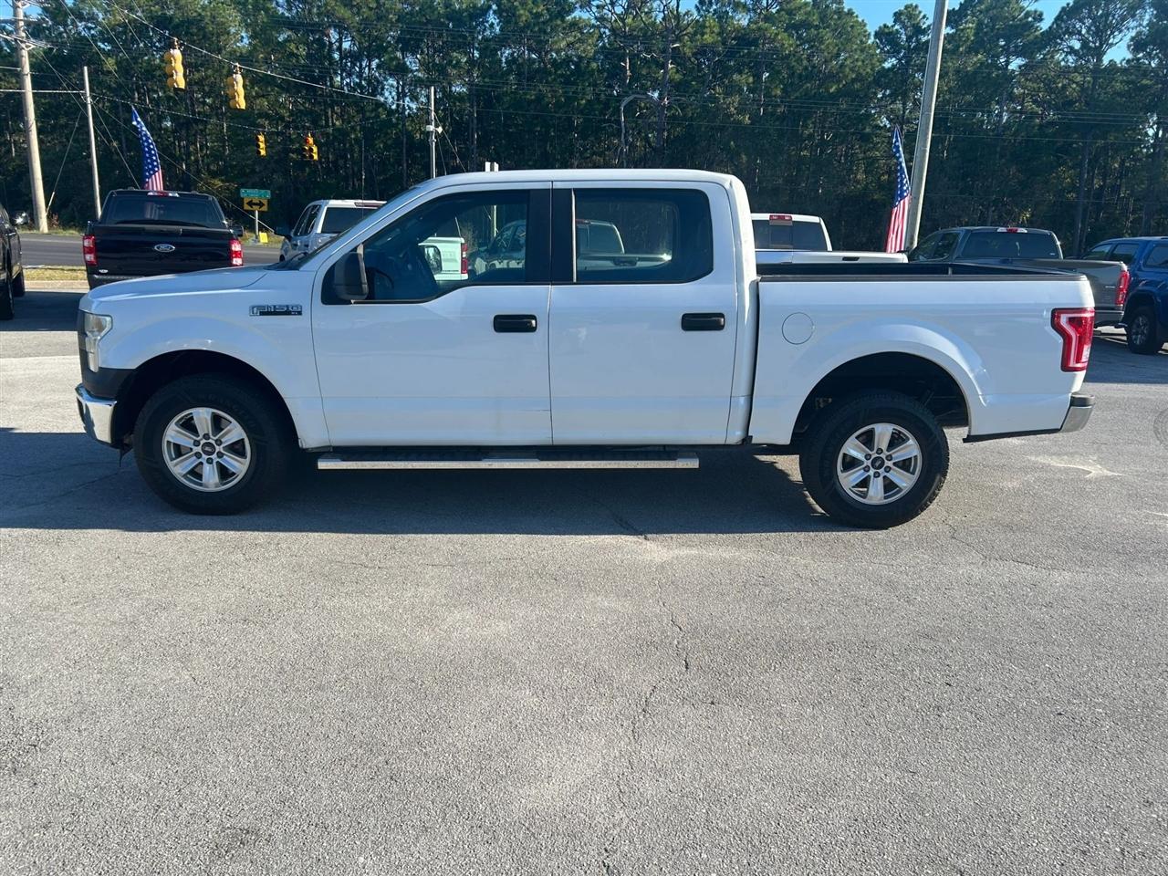 Ford F-150 XL SuperCrew 5.5-ft. Bed 4WD 2015
