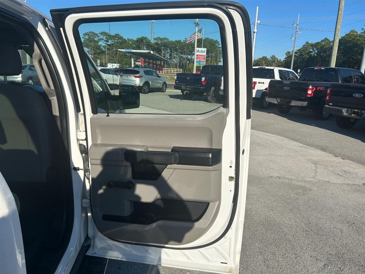 Ford F-150 XL SuperCrew 5.5-ft. Bed 4WD 2015