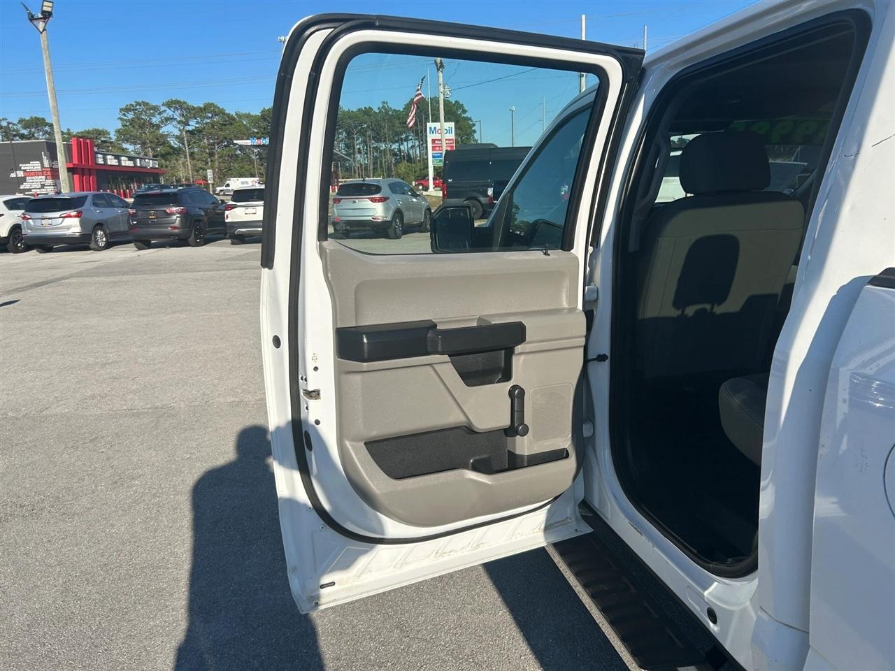 Ford F-150 XL SuperCrew 5.5-ft. Bed 4WD 2015