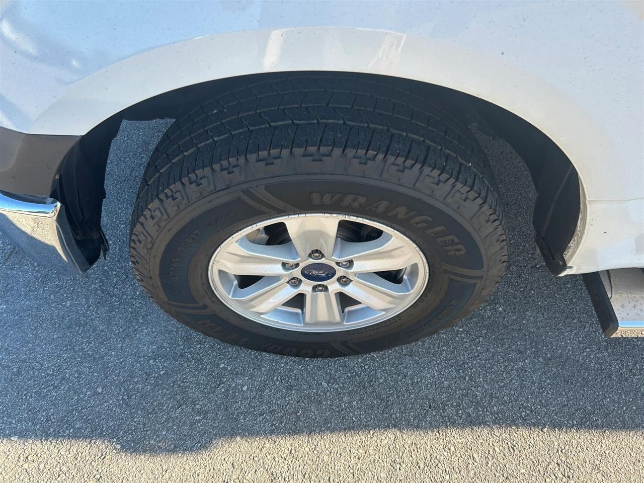 Ford F-150 XL SuperCrew 5.5-ft. Bed 4WD 2015