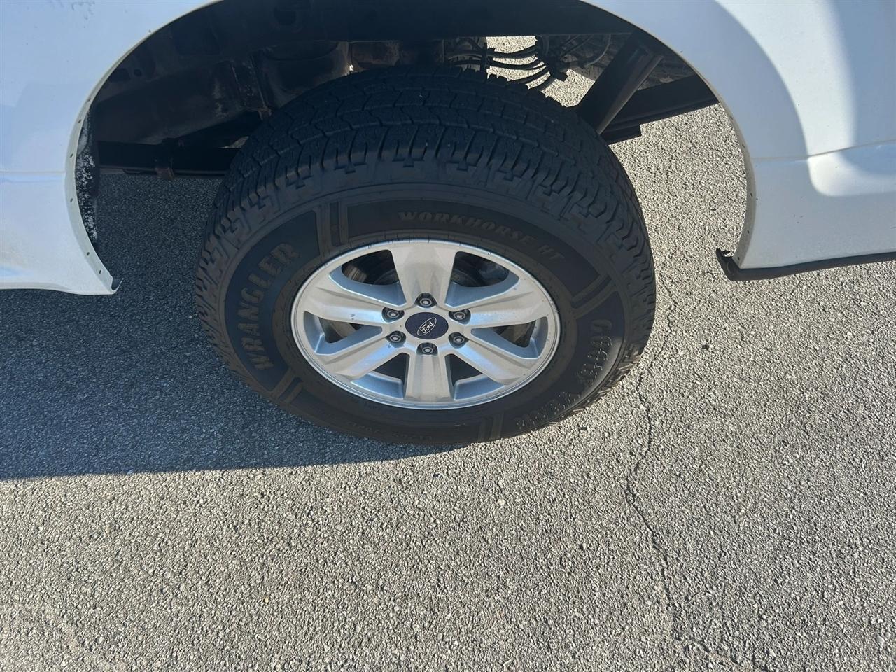 Ford F-150 XL SuperCrew 5.5-ft. Bed 4WD 2015