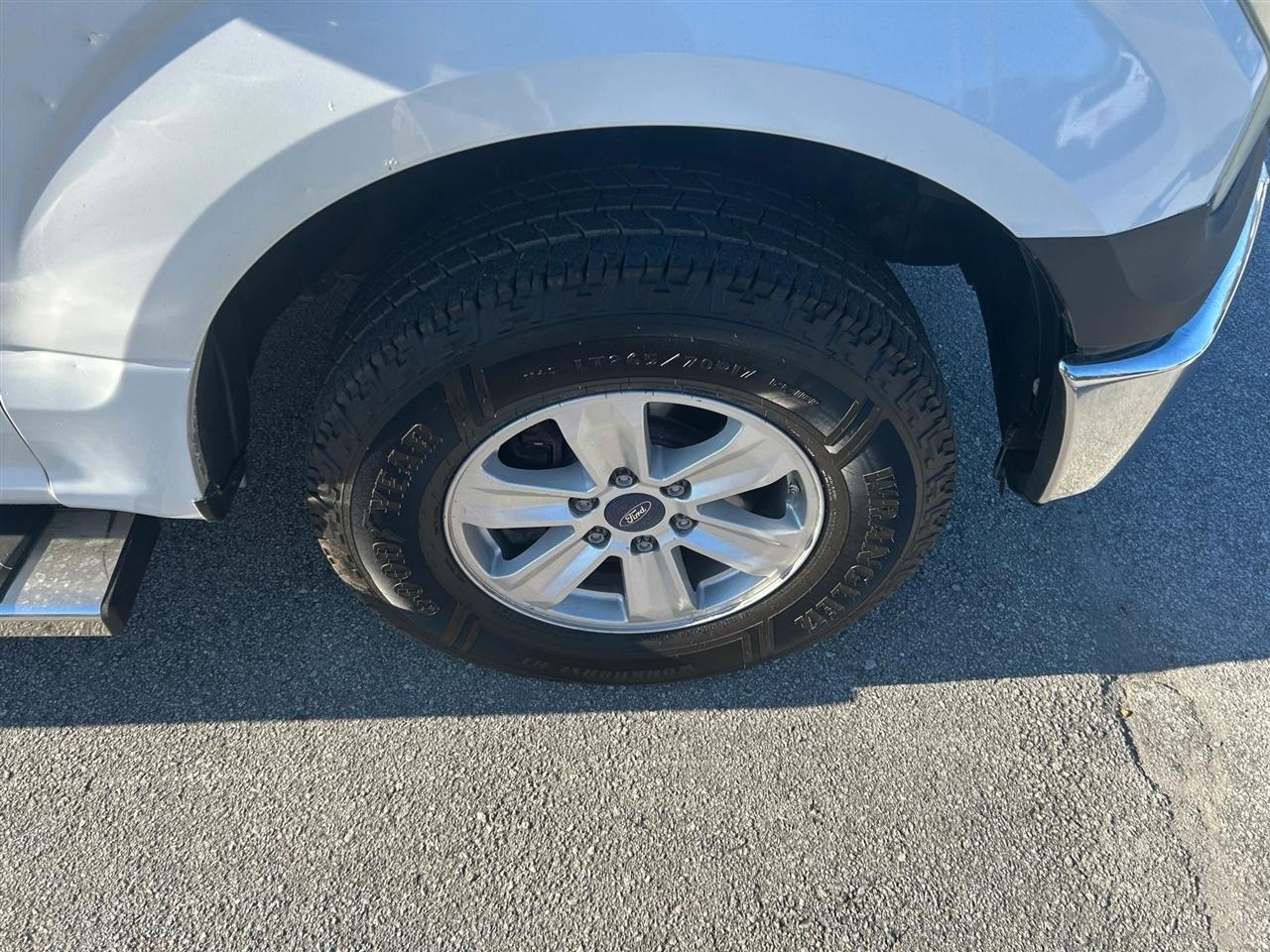 Ford F-150 XL SuperCrew 5.5-ft. Bed 4WD 2015