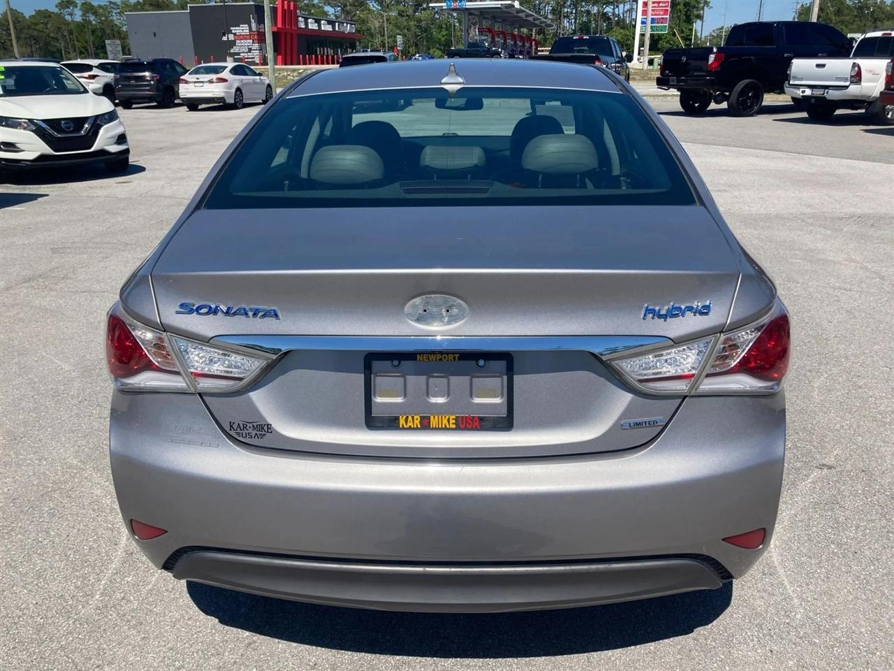 Hyundai Sonata Hybrid Sedan 2013