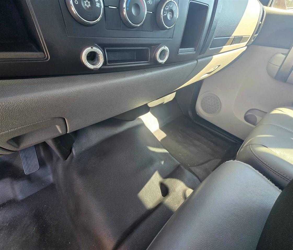 Chevrolet Silverado 1500 Work Truck Ext. Cab Std. Box 2WD 2008